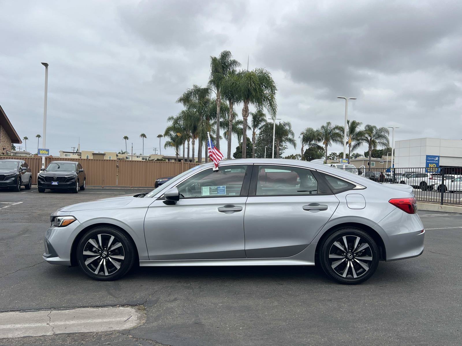 Certified Used 2024 Lunar Silver Metallic Honda EX image 2