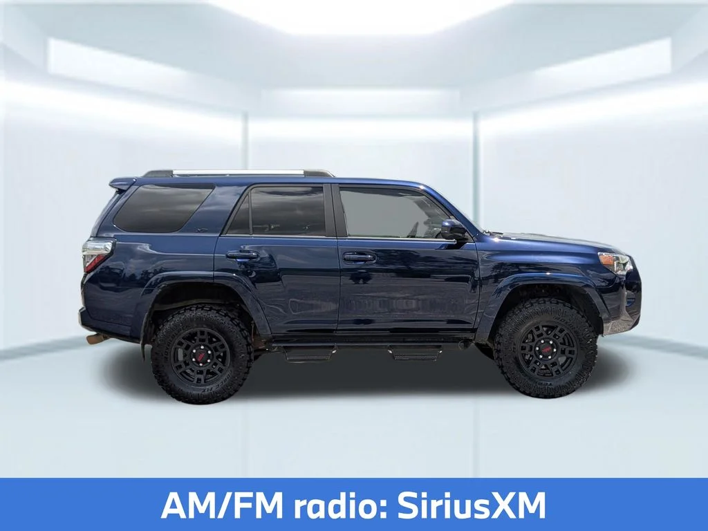 Used 2022 Blue Toyota SR5 image 9