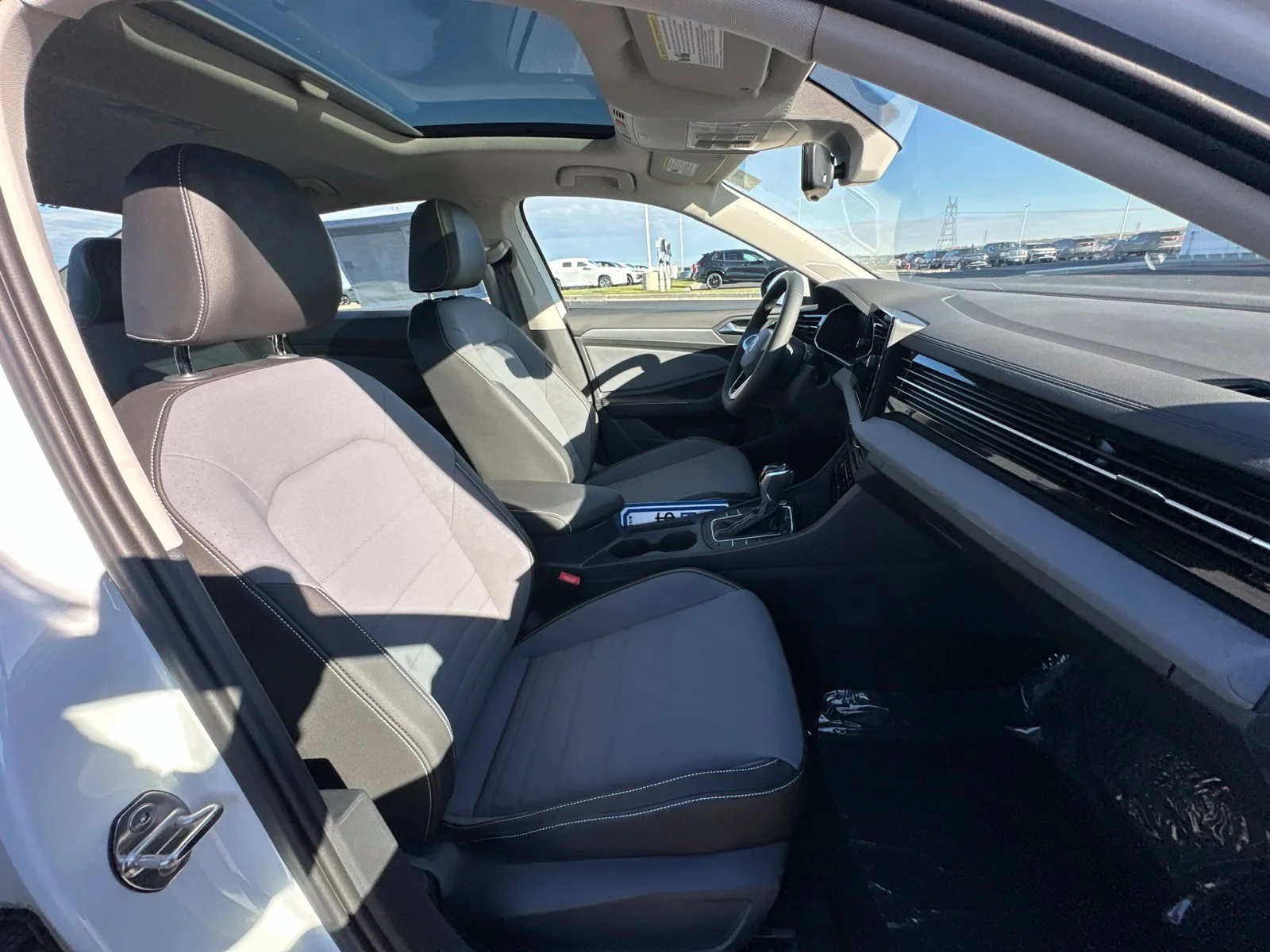 New 2027 White Volkswagen 1.5T SE image 25