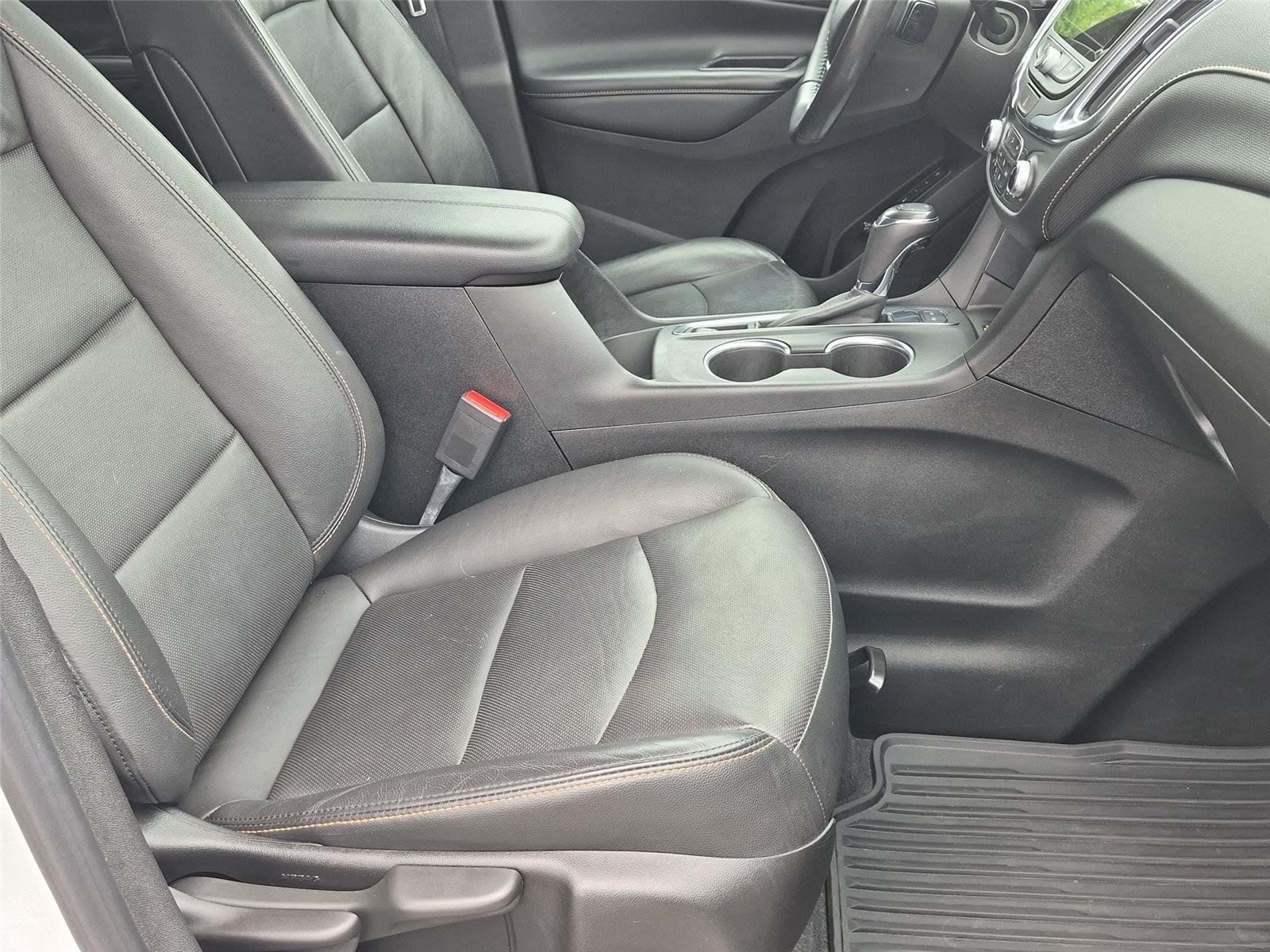 Used 2019 Iridescent Pearl Tricoat Chevrolet Premier image 35