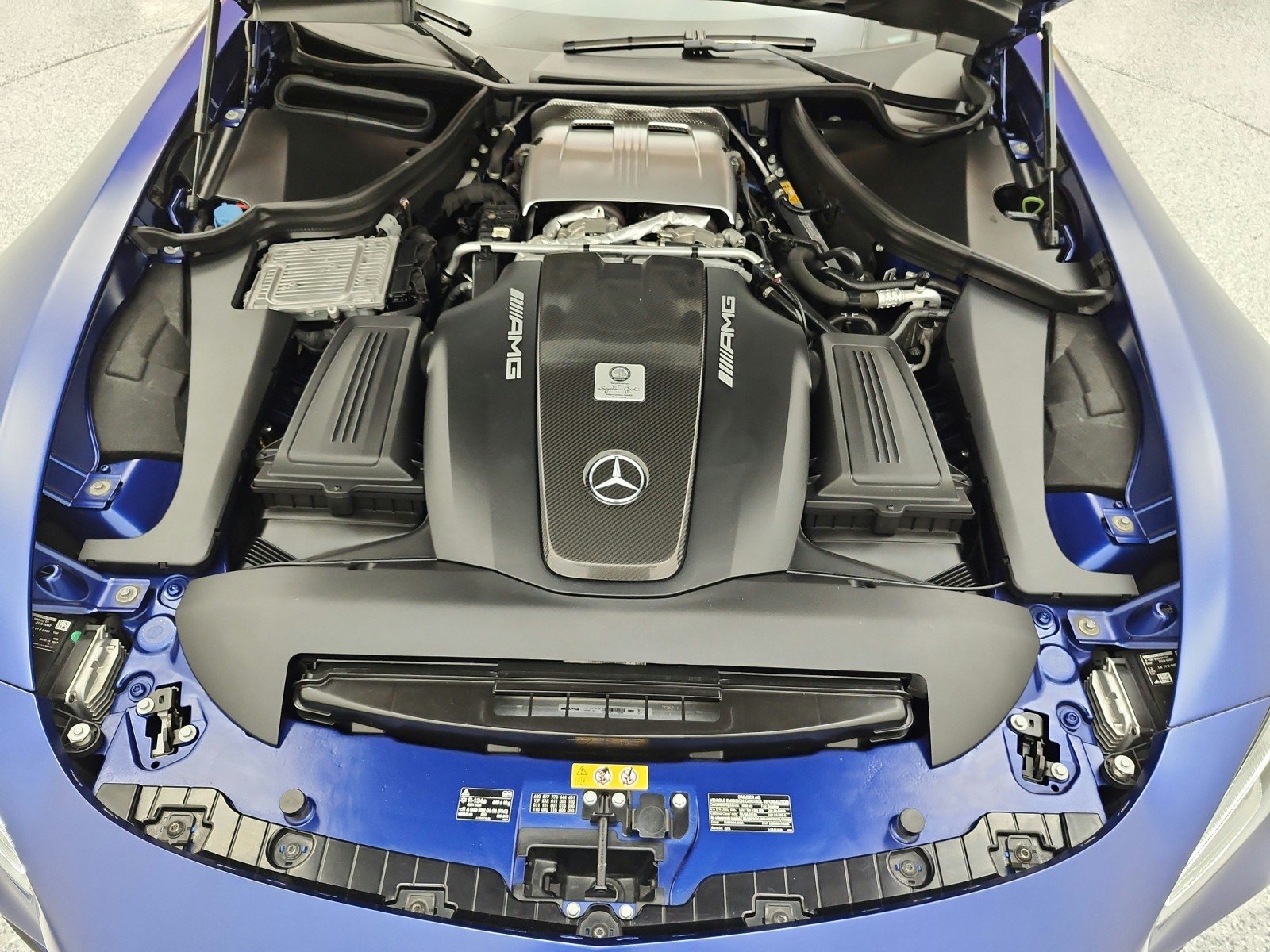 Certified Used 2020 designo Brilliant Blue Magno Mercedes-Benz AMG® GT R Coupe image 15