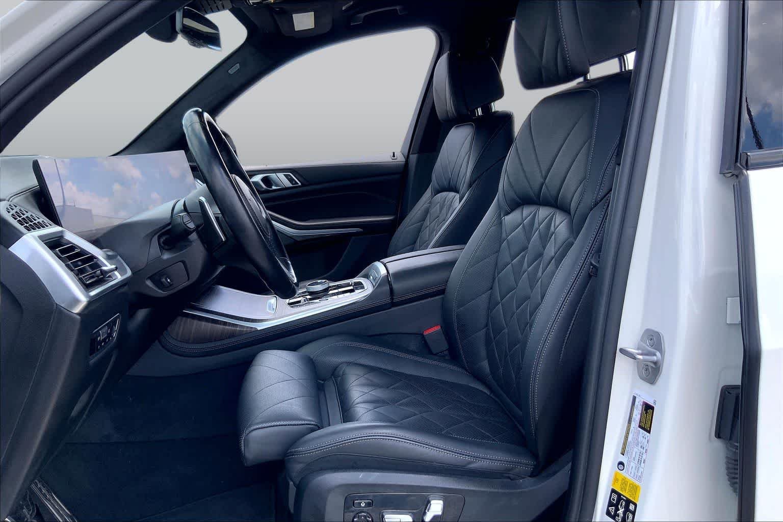 Used 2023 Alpine White BMW xDrive40i image 8
