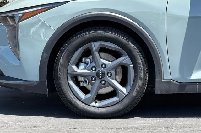 2025 Kia K4 LXS - Photo 30