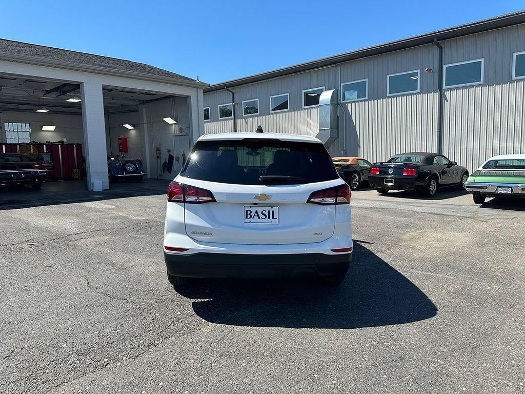 Used 2023 SUMMIT WHITE Chevrolet LS image 11