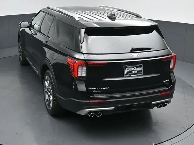 Used 2025 Black Metallic Ford Platinum image 52