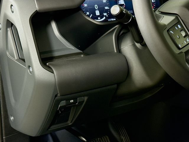 New 2026 Fuji White Land Rover X-Dynamic SE image 10