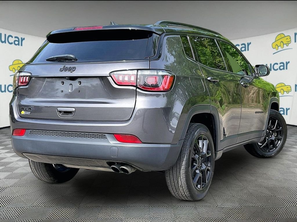 Used 2022 Gray Jeep Altitude image 6