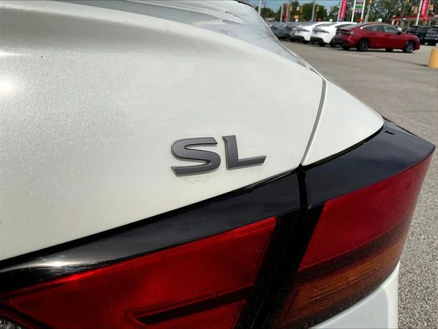 Used 2025 White Nissan 2.5 SL image 25