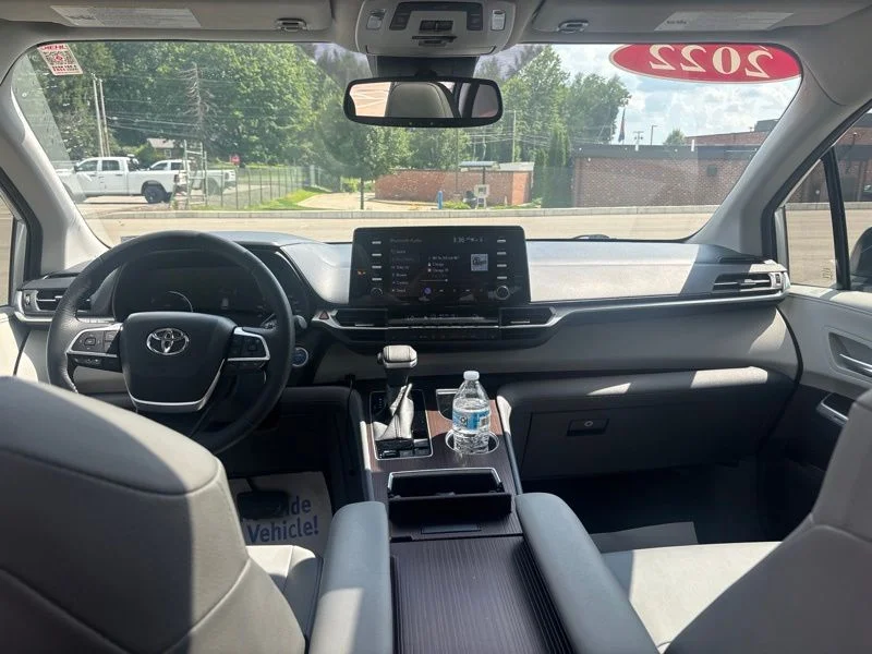 Used 2022 Silver Toyota XLE image 24