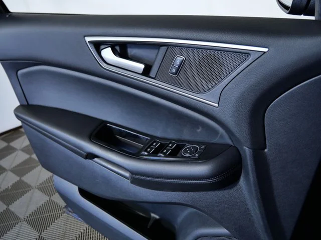 Used 2016 Blue Ford SEL image 28