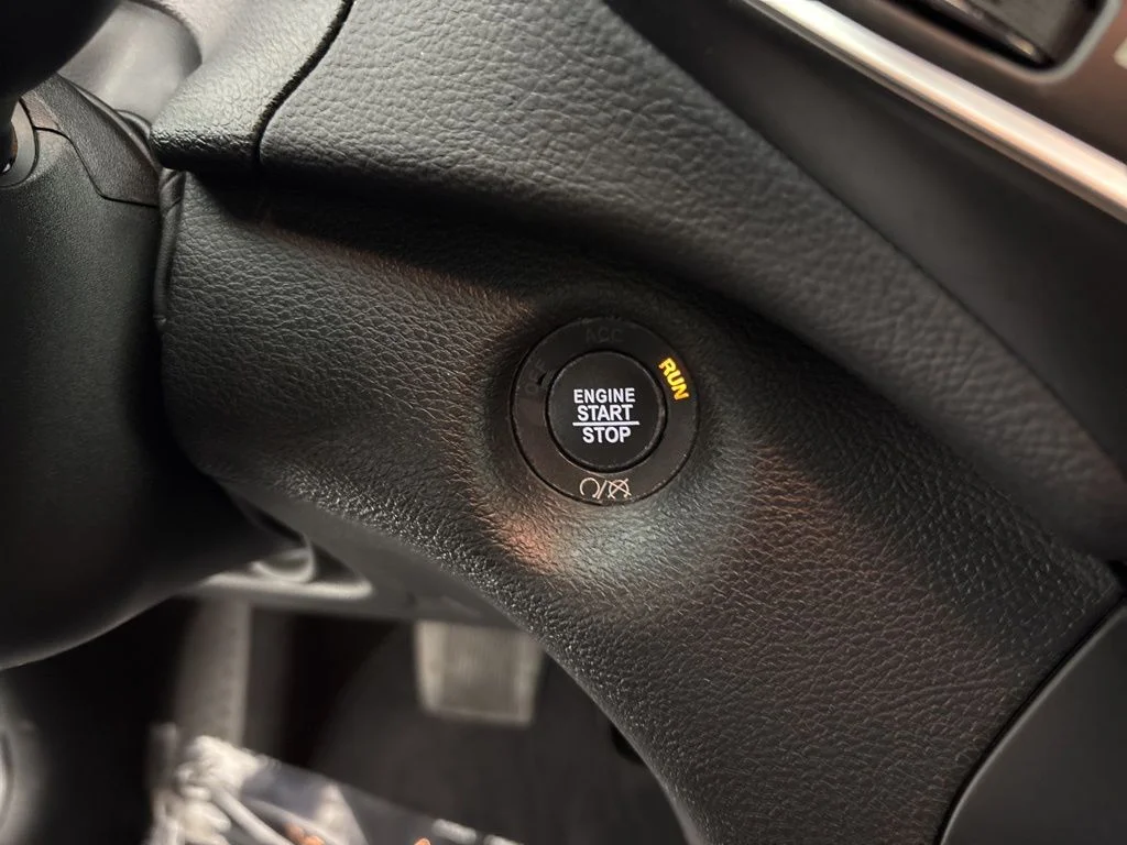 Used 2021 Gray Jeep Latitude Lux image 29