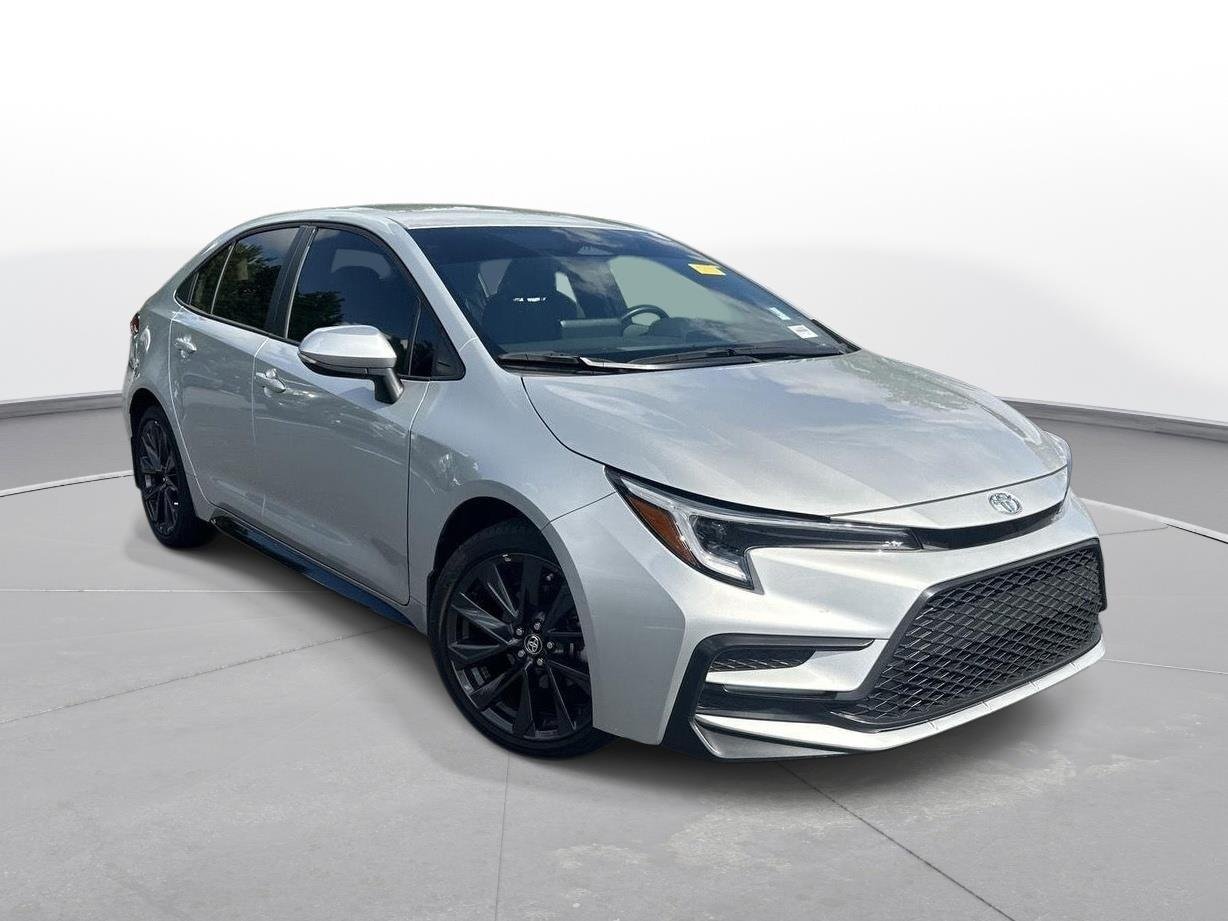Used 2025 Classic Silver Metallic Toyota SE image 4
