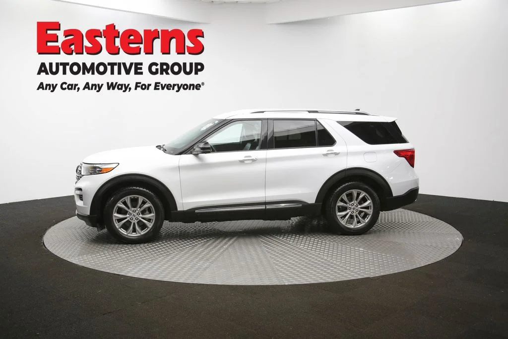 Used 2023 White Ford Limited image 60