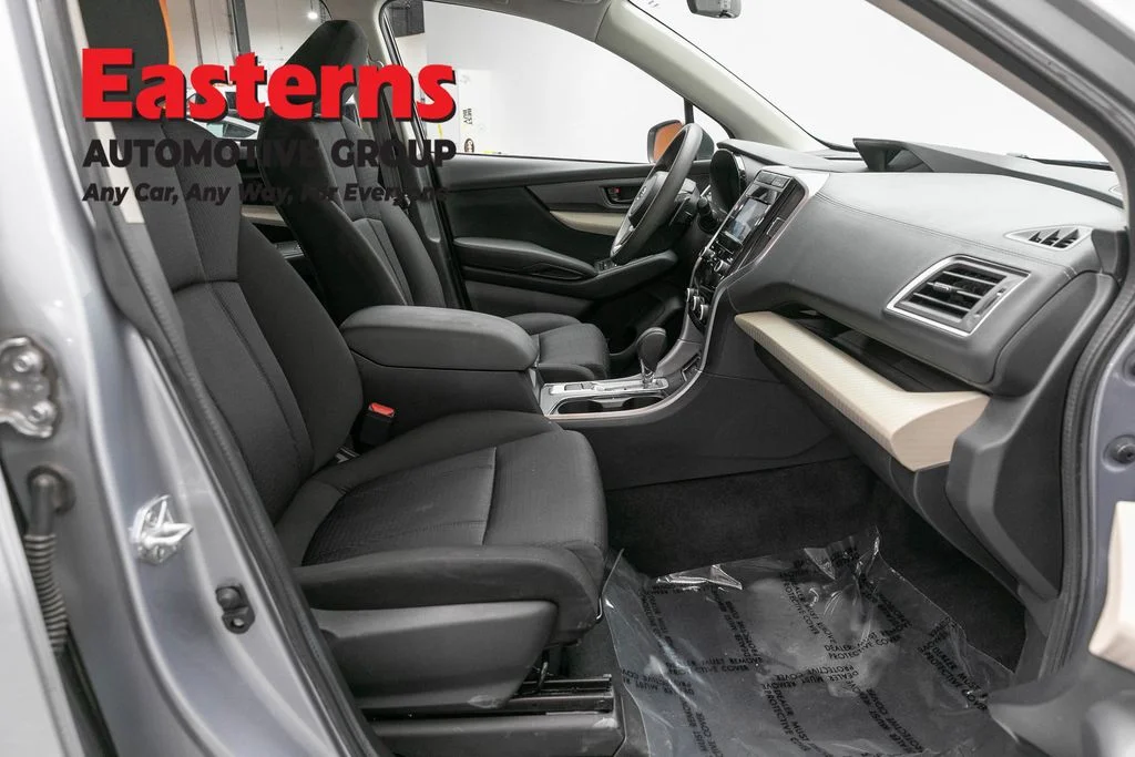 Used 2022 Silver Subaru Base image 22