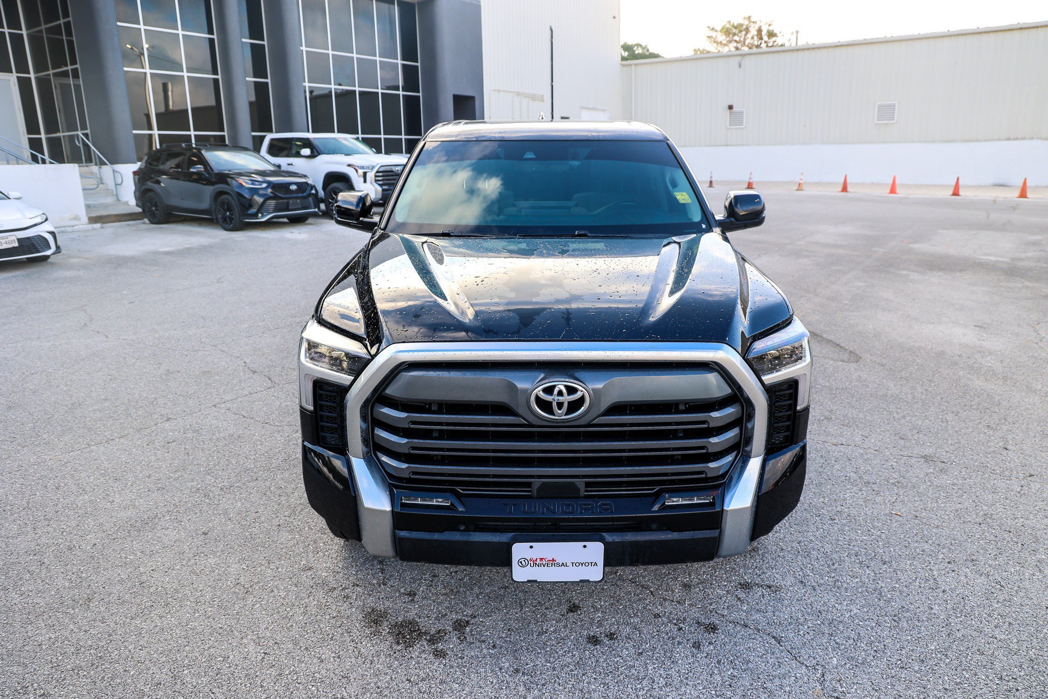 Used 2022 MIDNIGHT BLACK ME Toyota Limited image 3