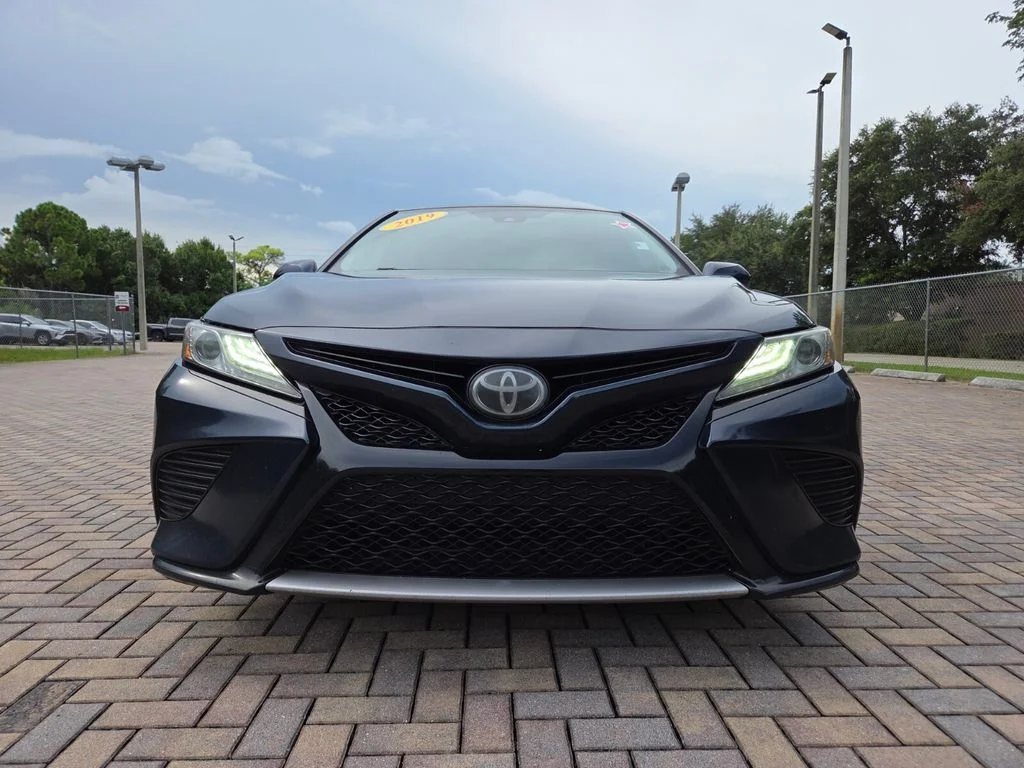 Used 2019 Blue Toyota XSE V6 image 2
