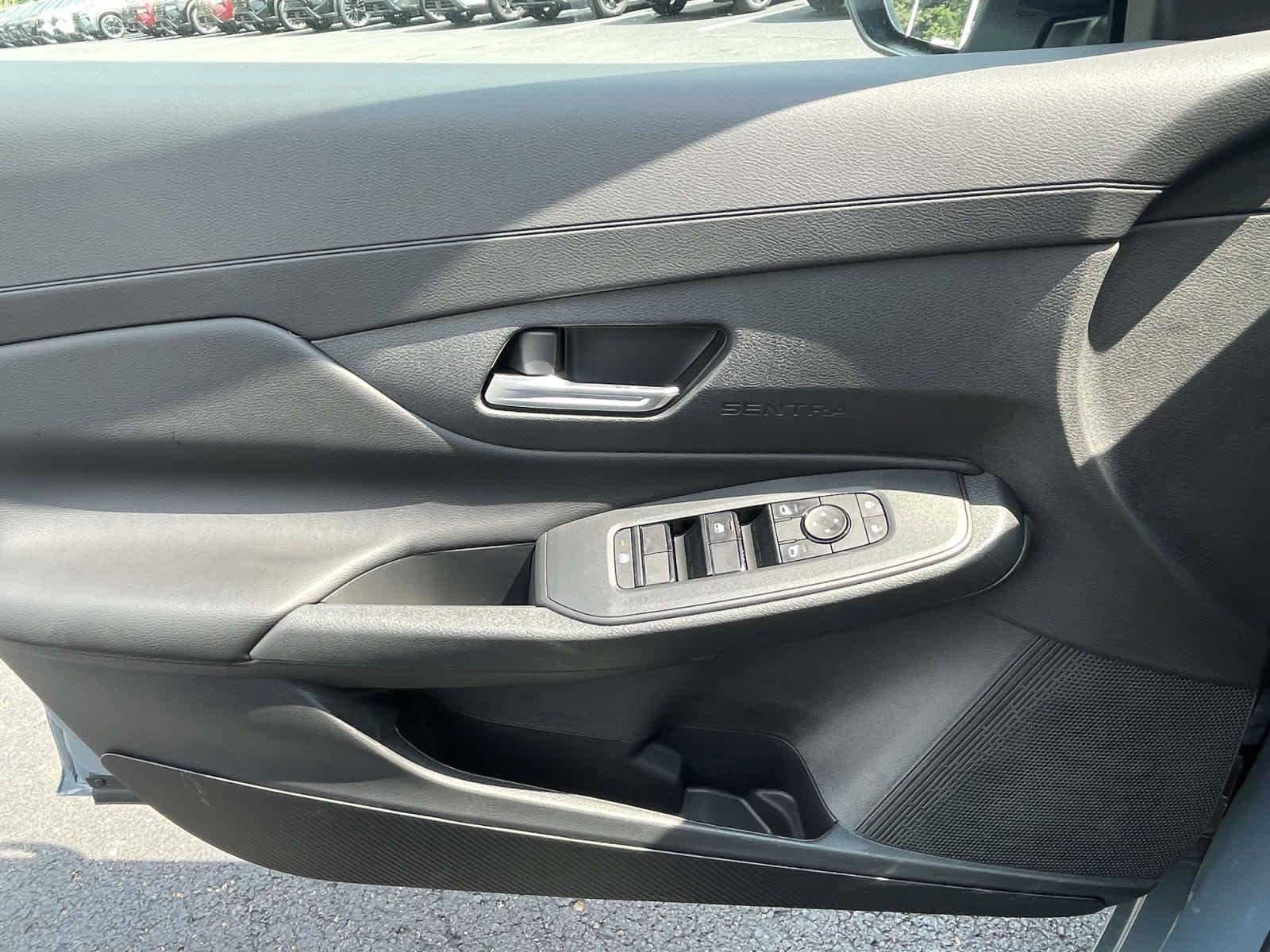 New 2027 Atlantic Gray Metallic Nissan SV image 26