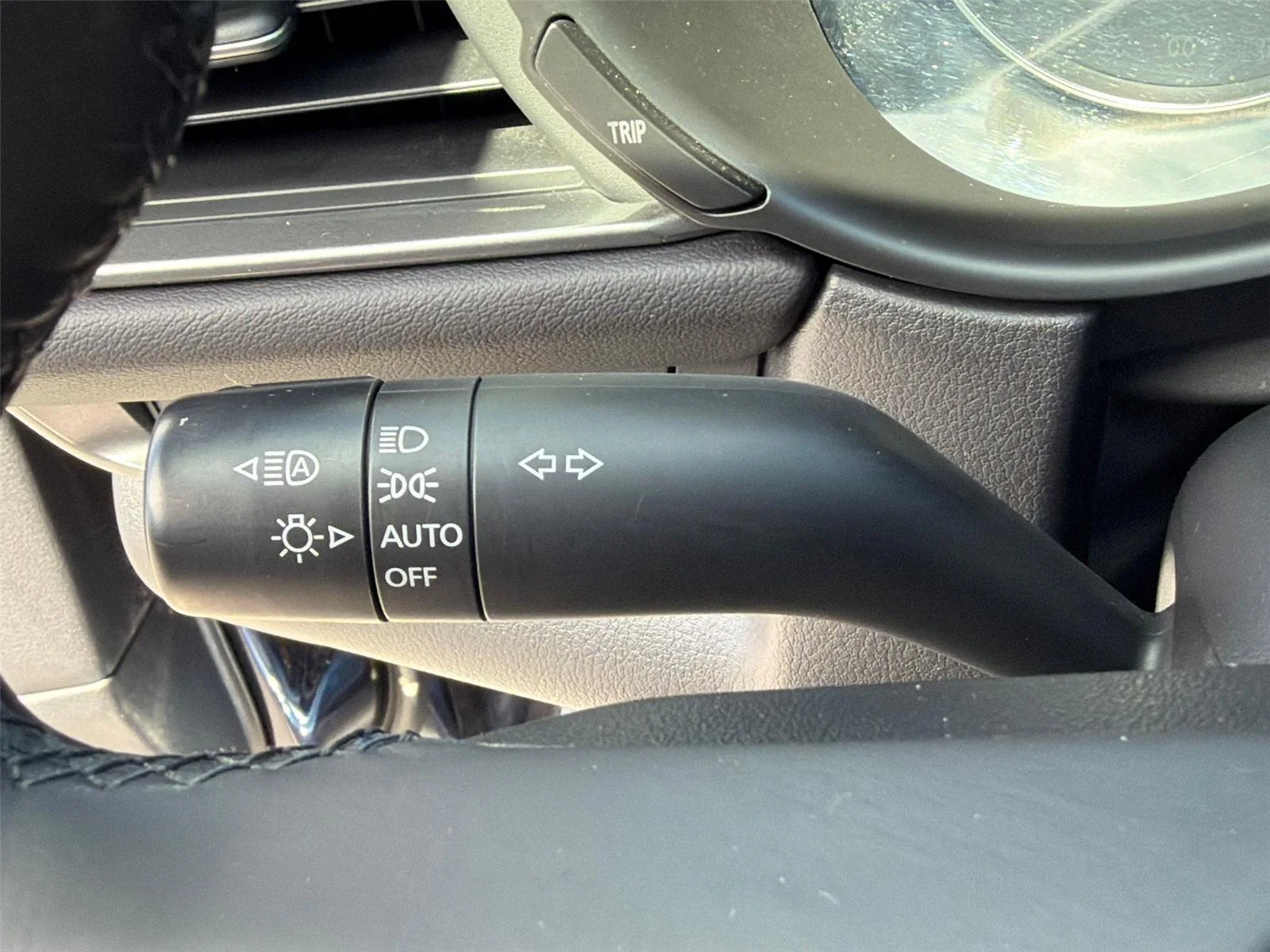 Used 2024 Deep Crystal Blue Mica Mazda 2.5 S Select Sport image 39