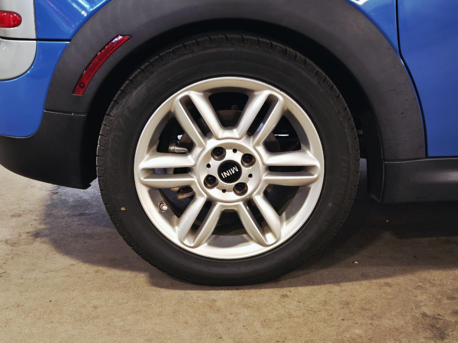 Used 2013 Reef Blue Metallic MINI CLUBVAN image 13