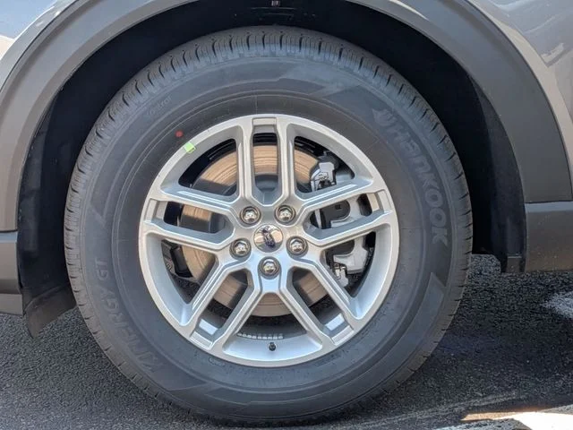 New 2026 Carbonized Gray Metallic Ford Active image 31