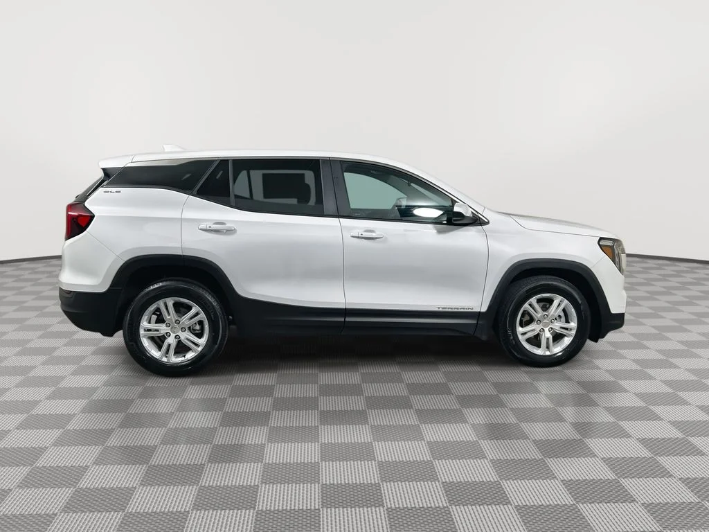 2024 GMC Terrain SLE - Photo 9