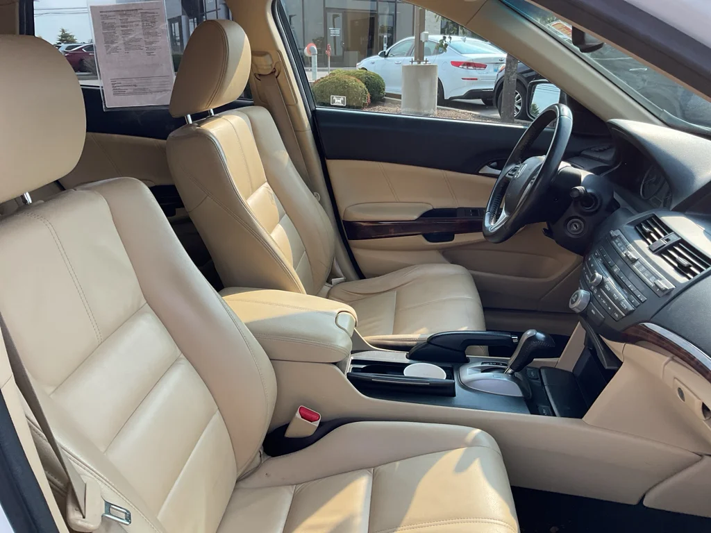 Used 2010 White Honda EX-L image 12