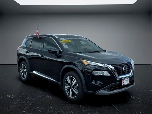Used 2021 Black Nissan SL image 5