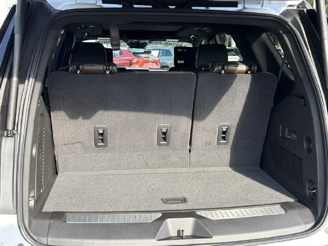 New 2027 Glacier White Tricoat GMC Denali Ultimate image 11