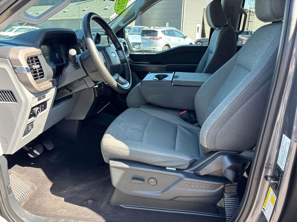 Used 2025 Gray Ford XLT image 12