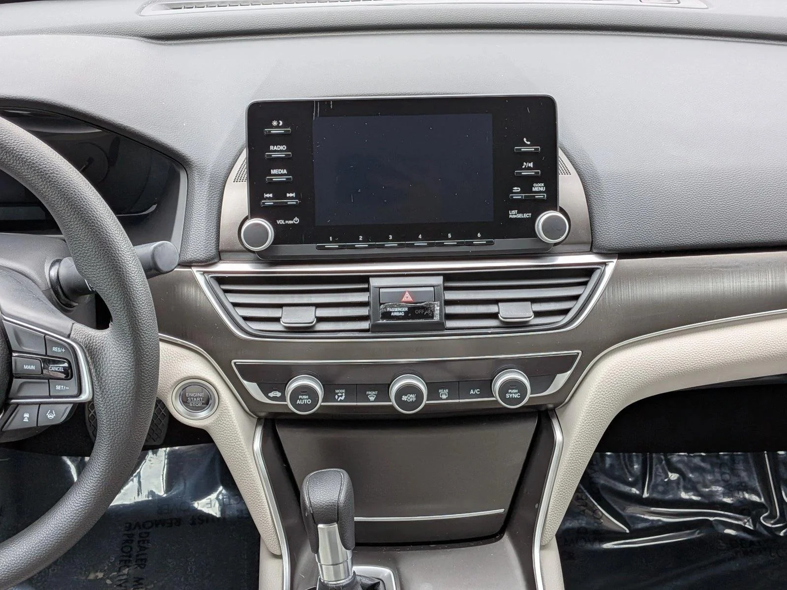 Used 2018 White Honda LX 1.5T image 12