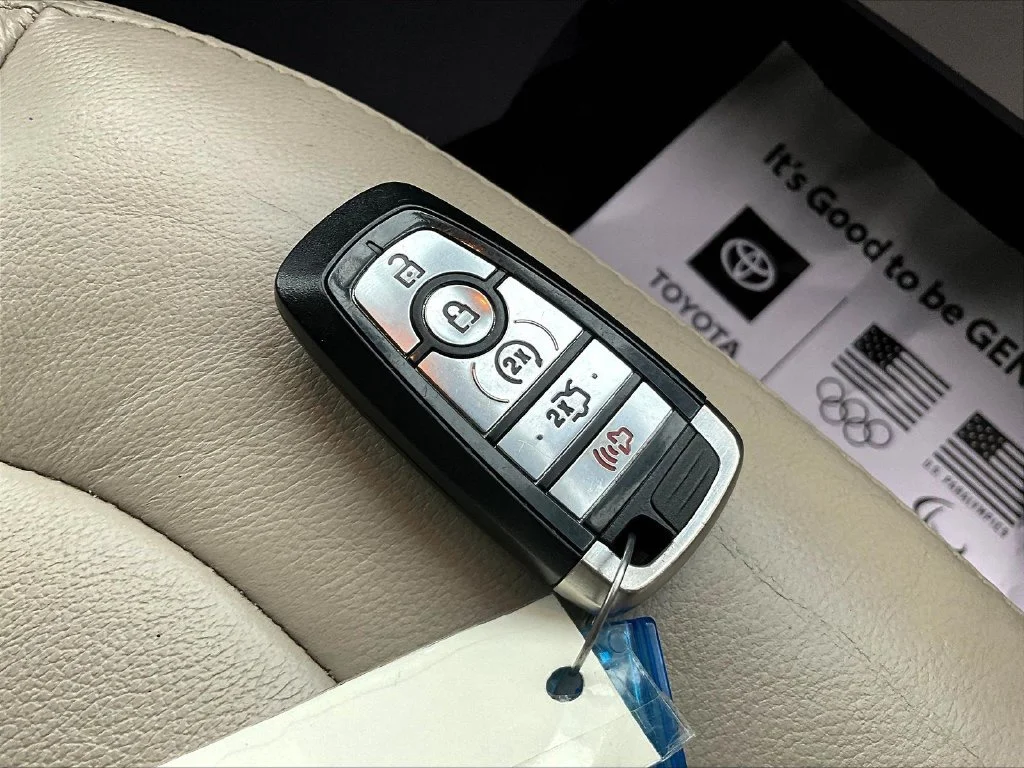 Used 2018 Magnetic Ford XLT image 36