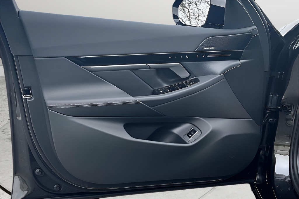2026 BMW 5 Series 530i - Photo 14