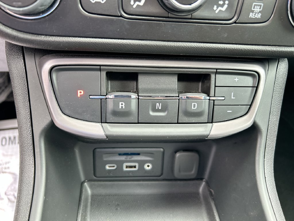 Used 2024 Ebony Twilight Metallic GMC AT4 image 19
