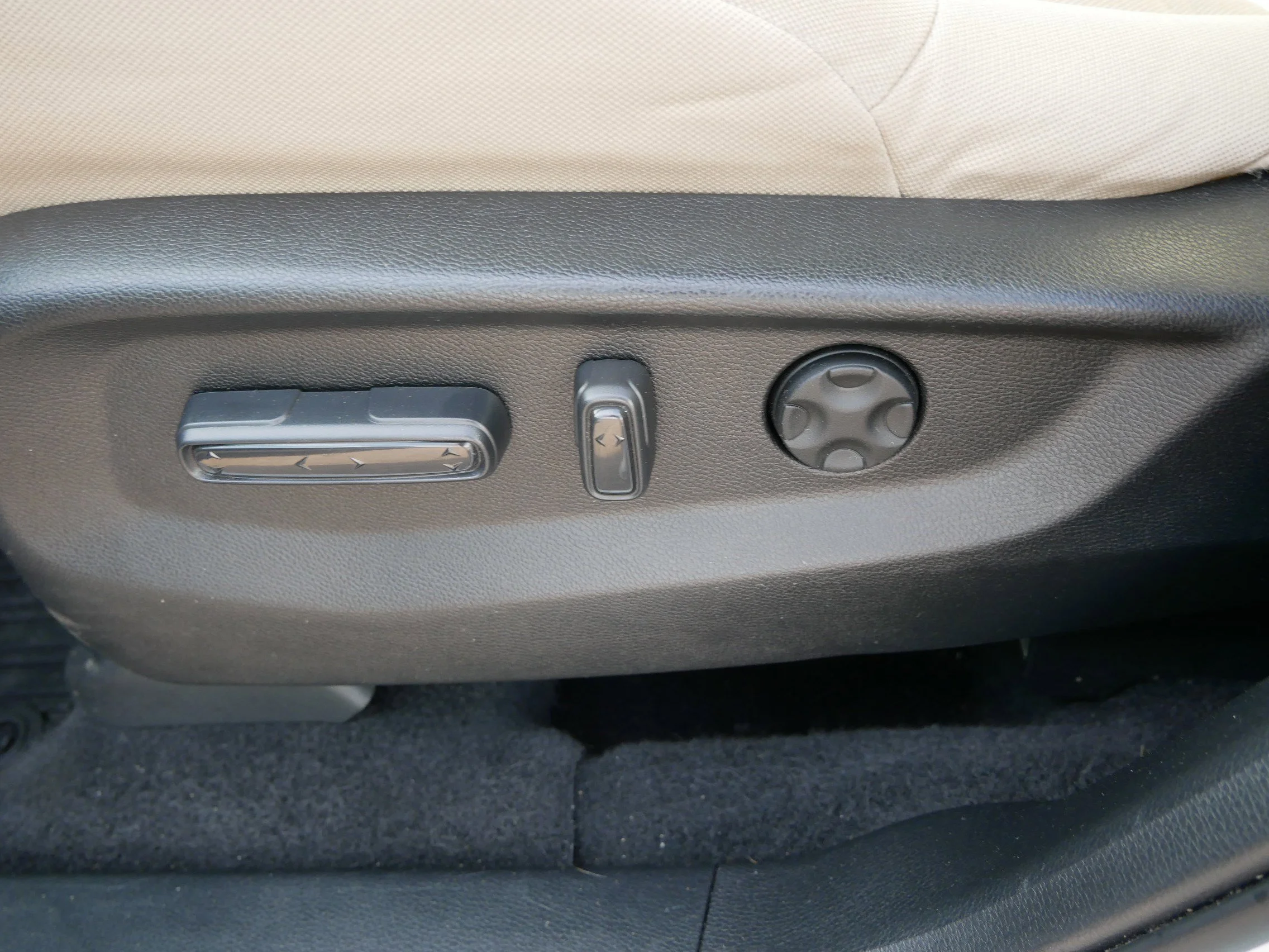 Certified Used 2022 Platinum White Pearl Honda EX image 19