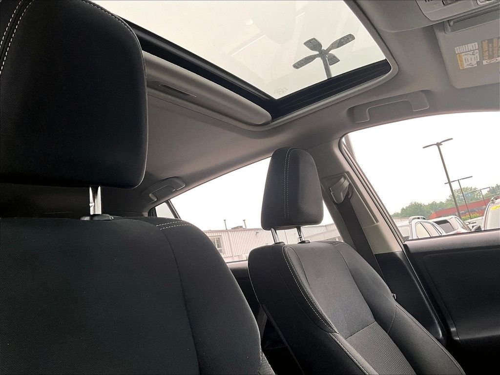 Used 2015 Brown Toyota XLE image 22
