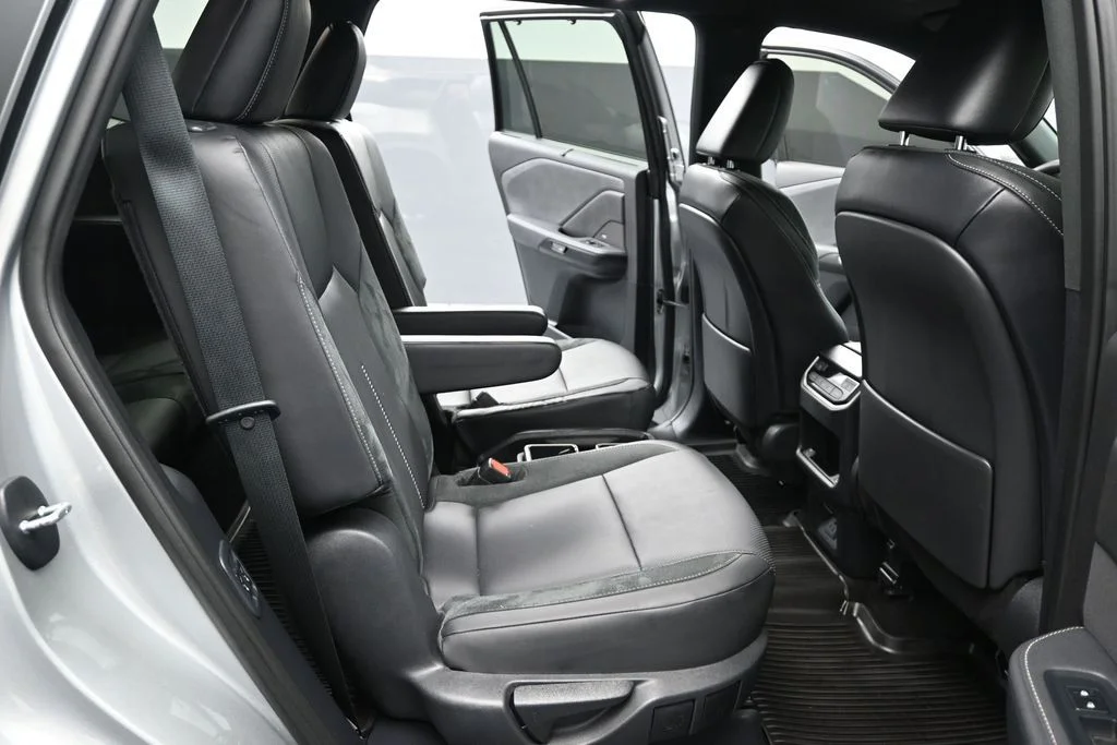 Used 2024 Silver Lexus 550h+ Luxury image 27