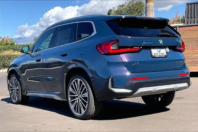 New 2026 Night Dusk Blue Metallic BMW xDrive28i image 3