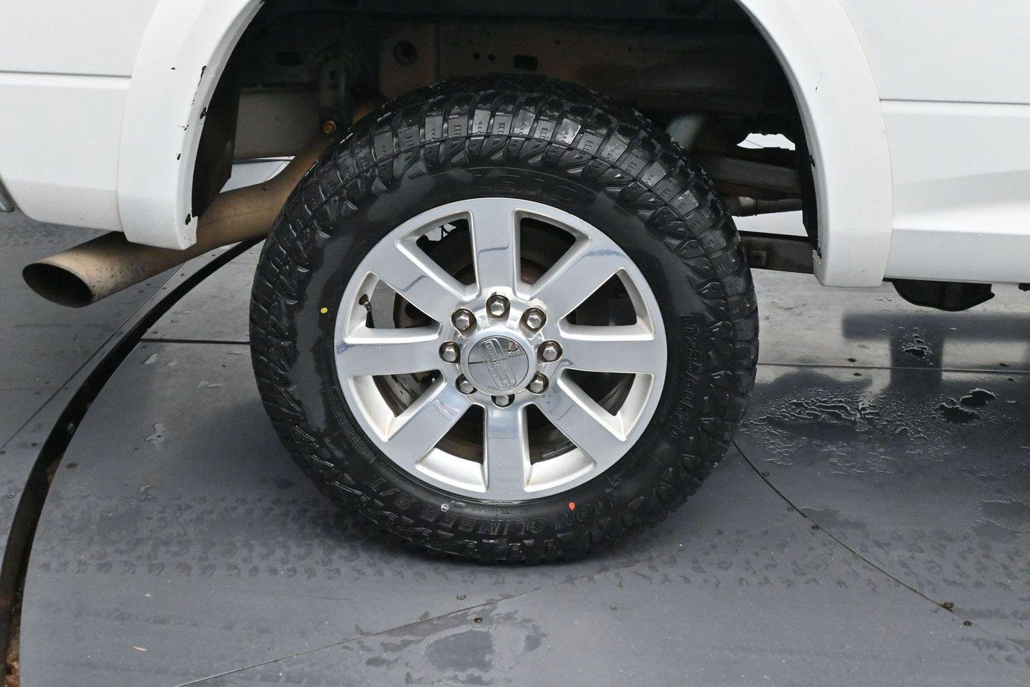 Used 2018 Bright White Clearcoat Ram Longhorn image 34