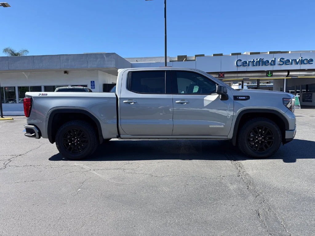Used 2026 Sterling Metallic GMC Elevation image 6