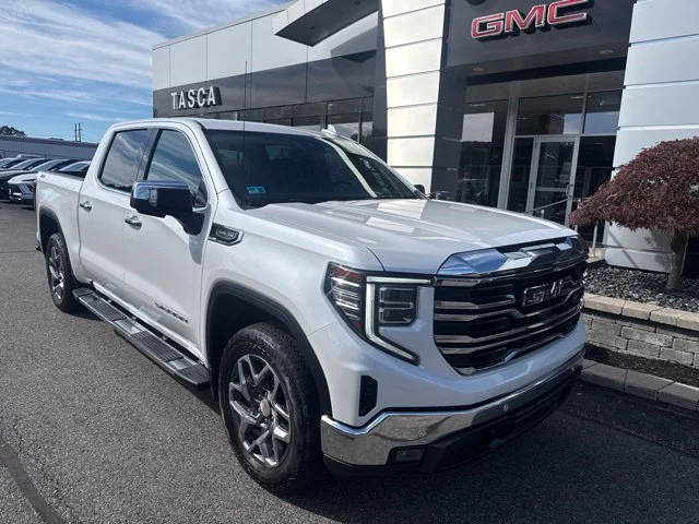 Used 2023 White GMC SLT image 1