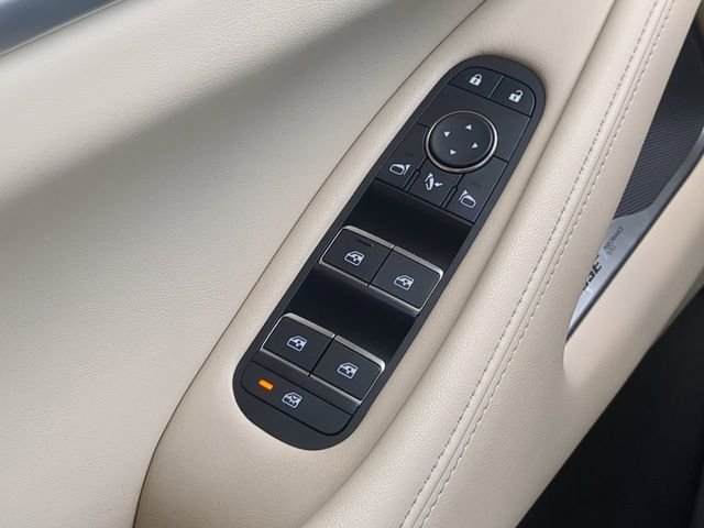 Used 2025 Silver INFINITI LUXE image 28