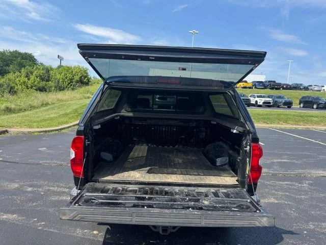 Used 2015 Black Toyota SR5 image 13