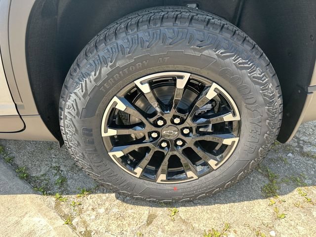 New 2026 Sterling Gray Metallic Chevrolet Z71 image 44