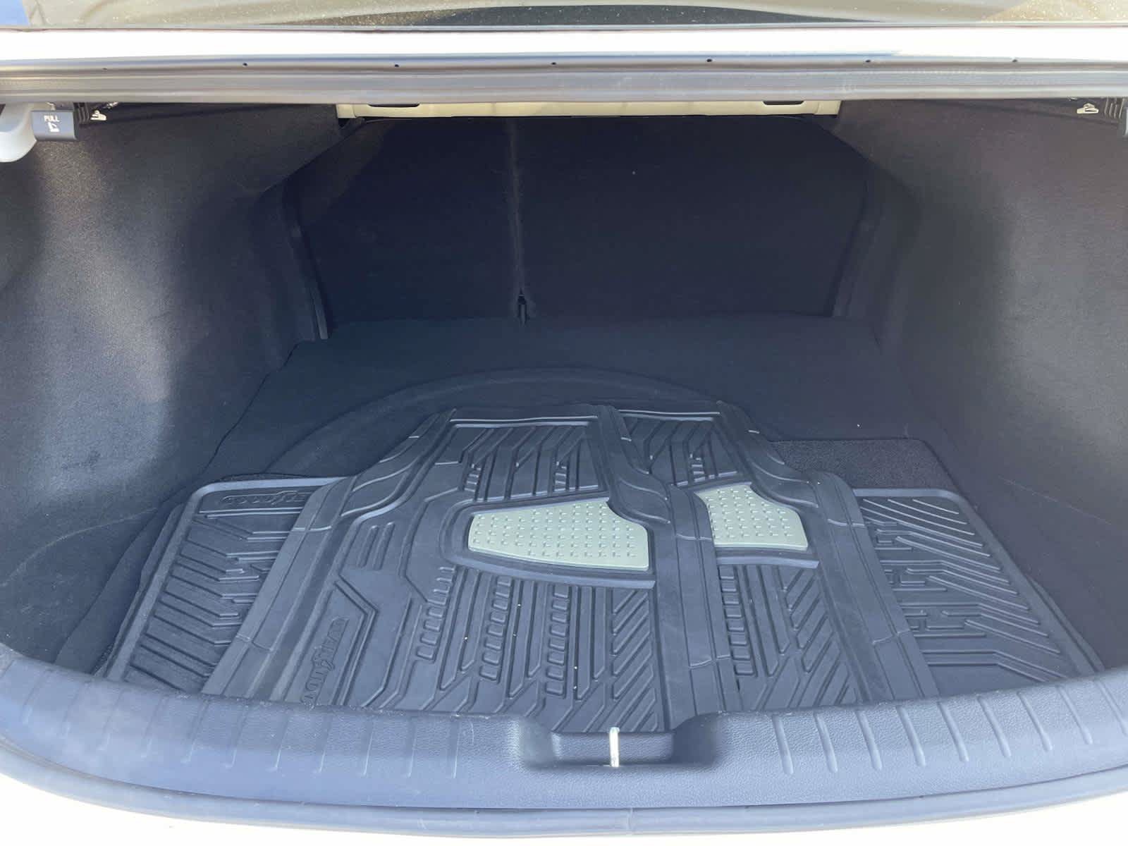 Used 2024 Snow White Pearl Kia GT image 23