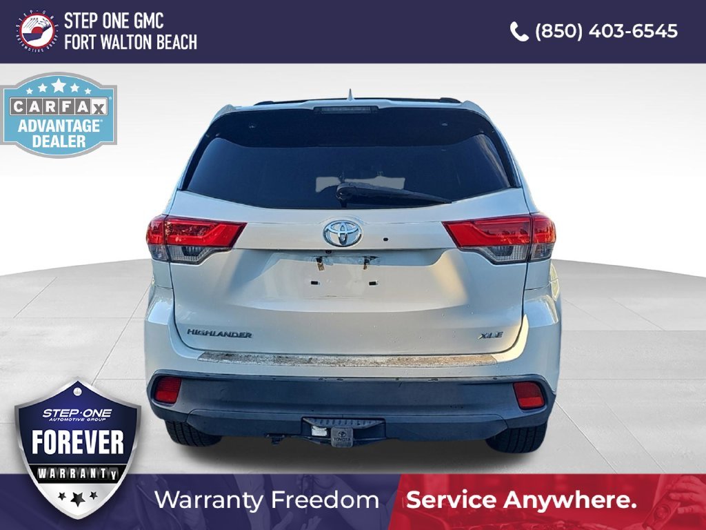 Used 2017 White Toyota XLE image 6