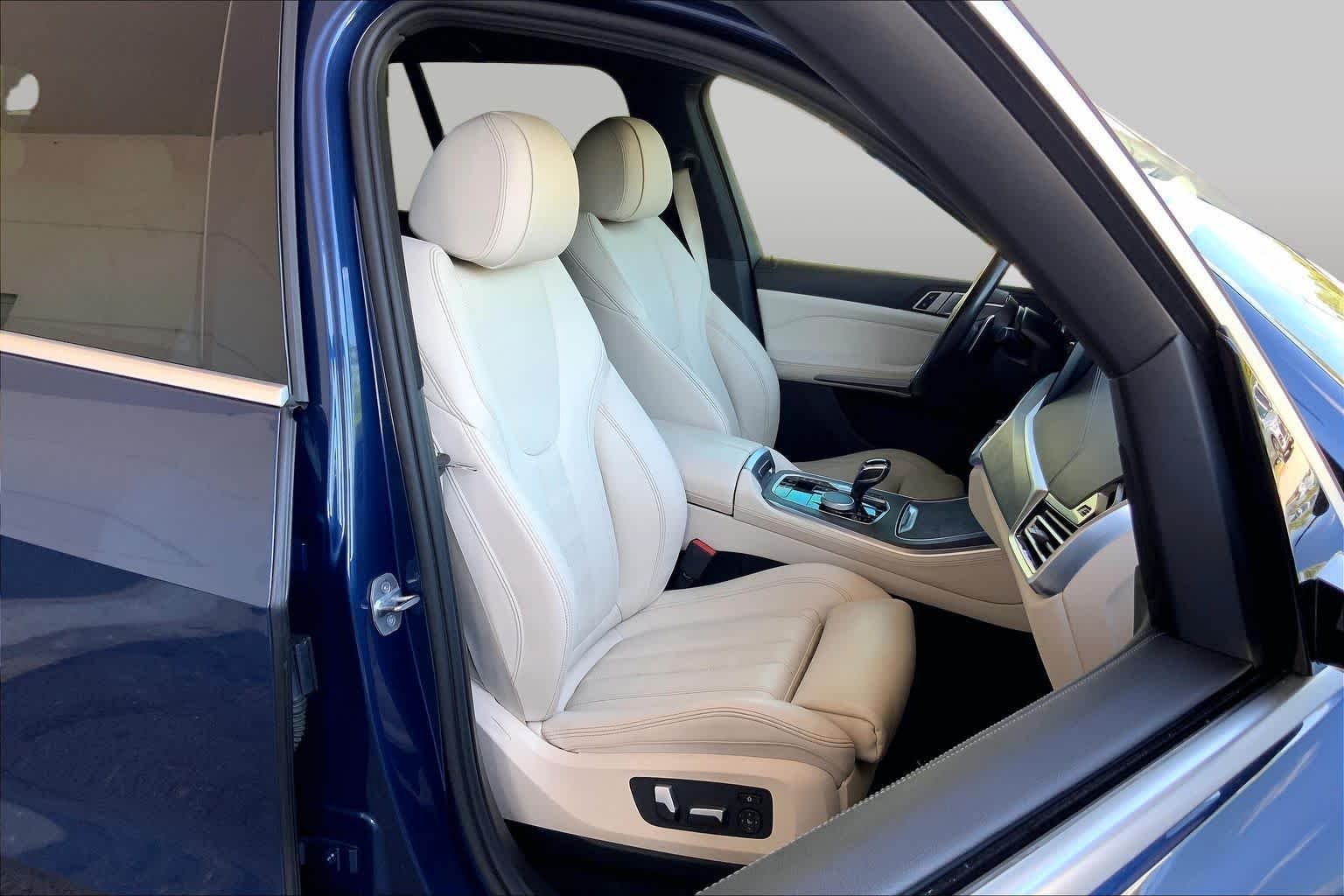 Used 2020 Phytonic Blue Metallic BMW xDrive40i image 9