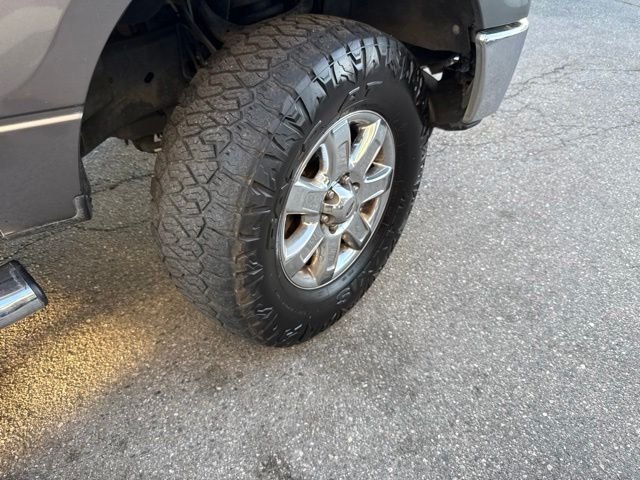 Used 2014 Gray Ford XLT image 11