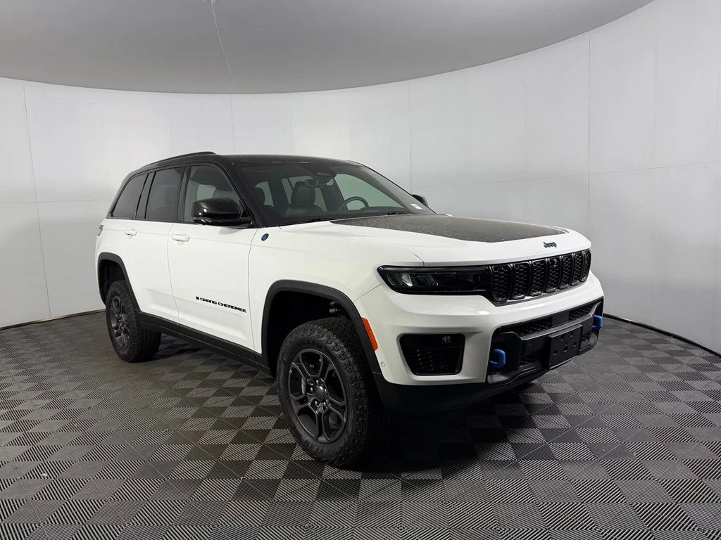 Used 2025 White Jeep Trailhawk 4xe image 5