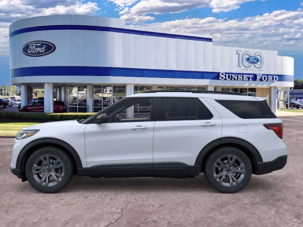 New 2026 Space White Metallic Ford Active™ image 3