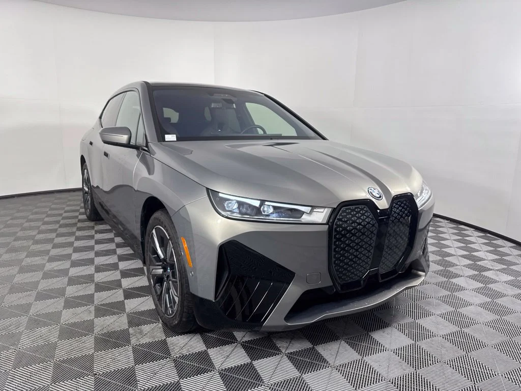 Certified Used 2025 Gray BMW xDrive50 image 3
